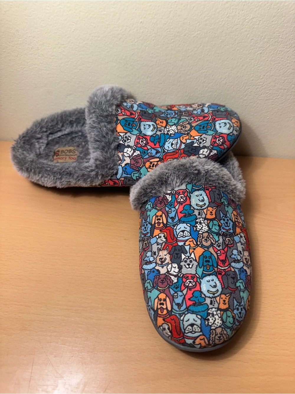 Bobs From Skechers Beach Bonfire-Warm Proof Memory Foam Women’s Slipper Size 8